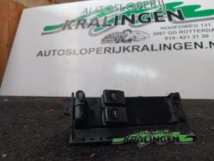 Gebruikte Ruit schakelaar elektrisch Seat Leon (1M1) 1.6 16V Prijs € 9,99 Margeregeling aangeboden door Autosloperij Kralingen B.V.