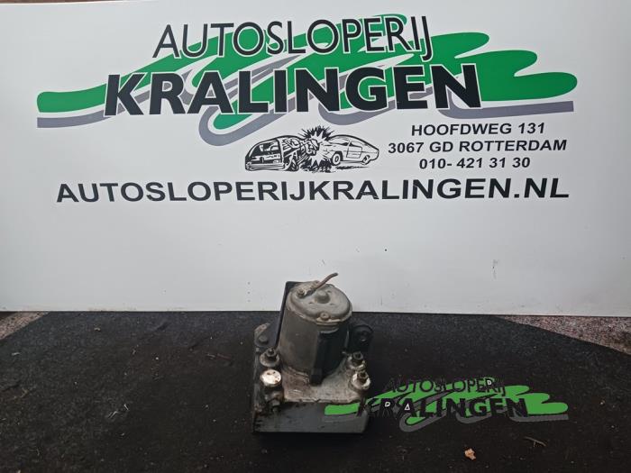 Gebruikte ABS Pomp BMW 5 serie (E34) 525i Prijs € 44,98 Margeregeling aangeboden door Autosloperij Kralingen B.V.