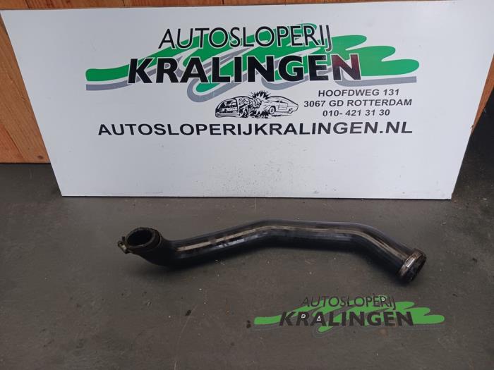 Gebruikte Intercooler Slang Renault Trafic New (FL) 1.9 dCi 82 16V Prijs € 50,00 Margeregeling aangeboden door Autosloperij Kralingen B.V.