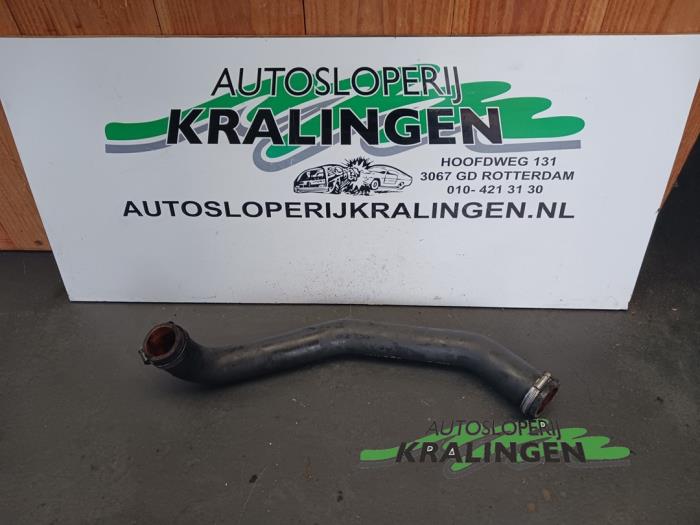 Gebruikte Intercooler Slang Renault Trafic New (FL) 1.9 dCi 82 16V Prijs € 50,00 Margeregeling aangeboden door Autosloperij Kralingen B.V.