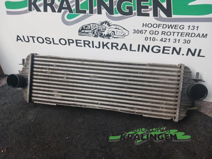 Intercooler van een Opel Vivaro 1.9 DI 2005