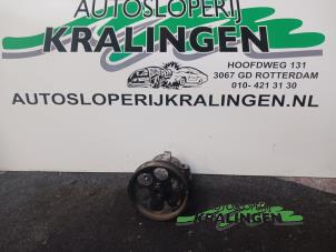 Gebruikte Stuurbekrachtiging Pomp Renault Espace (JK) 2.0 16V Turbo Prijs € 50,00 Margeregeling aangeboden door Autosloperij Kralingen B.V.