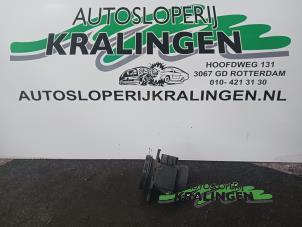 Gebruikte Luchtmassameter Ford Focus 1 Wagon 1.8 16V Prijs € 25,00 Margeregeling aangeboden door Autosloperij Kralingen B.V.