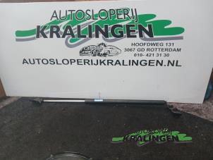 Gebruikte Gasveer rechts-achter Suzuki Wagon-R+ (RB) 1.3 16V Prijs € 10,00 Margeregeling aangeboden door Autosloperij Kralingen B.V.