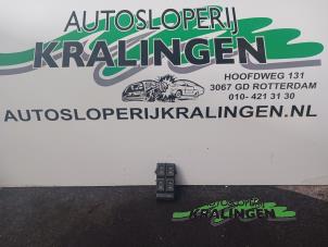 Gebruikte Ruit schakelaar elektrisch Ford Mondeo Prijs € 19,99 Margeregeling aangeboden door Autosloperij Kralingen B.V.