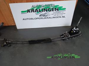 Gebruikte Schakelkabel Versnellingsbak Volkswagen Golf VII (AUA) 1.2 TSI 16V Prijs € 100,00 Margeregeling aangeboden door Autosloperij Kralingen B.V.