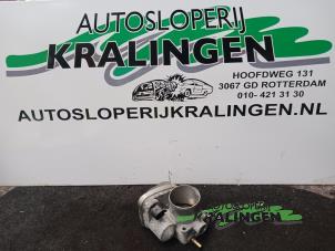 Gebruikte Gasklephuis Renault Scénic II (JM) 2.0 16V Prijs € 35,00 Margeregeling aangeboden door Autosloperij Kralingen B.V.