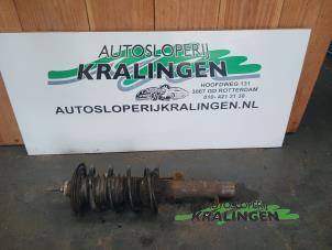 Gebruikte Schokbreker links-voor Ford Ka I 1.3i Prijs € 40,00 Margeregeling aangeboden door Autosloperij Kralingen B.V.