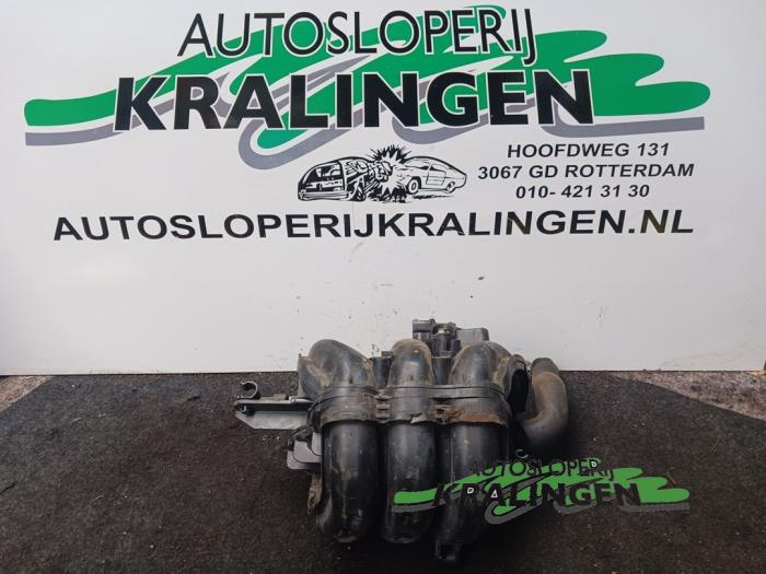 Gebruikte Spruitstuk Inlaat Toyota Aygo (B10) 1.0 12V VVT-i Prijs € 50,00 Margeregeling aangeboden door Autosloperij Kralingen B.V.