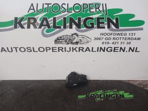 Gebruikte Schakelaar Volkswagen Golf V (1K1) 1.6 FSI 16V Prijs € 29,99 Margeregeling aangeboden door Autosloperij Kralingen B.V.