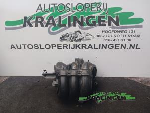 Gebruikte Spruitstuk Inlaat Peugeot 107 1.0 12V Prijs € 50,00 Margeregeling aangeboden door Autosloperij Kralingen B.V.