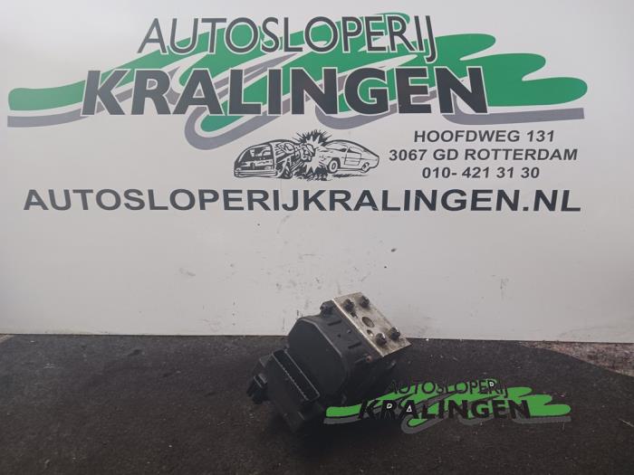 Gebruikte ABS Pomp Peugeot 406 Coupé (8C) 2.0 16V Prijs € 19,99 Margeregeling aangeboden door Autosloperij Kralingen B.V.