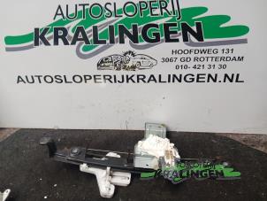 Gebruikte Ruitmechaniek 4Deurs rechts-achter Dodge Caliber 2.0 16V Prijs € 50,00 Margeregeling aangeboden door Autosloperij Kralingen B.V.