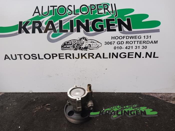Gebruikte Pomp Servo Renault Laguna II (BG) 1.8 16V Prijs € 50,00 Margeregeling aangeboden door Autosloperij Kralingen B.V.