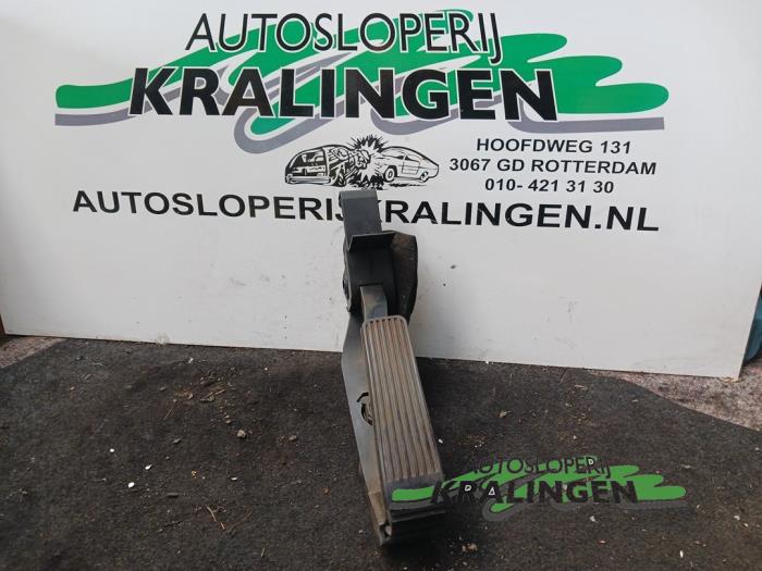 Gebruikte Gaspedaalpositie Sensor Mercedes E (W211) 3.0 E-280 CDI 24V Prijs € 24,99 Margeregeling aangeboden door Autosloperij Kralingen B.V.