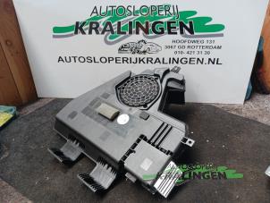 Gebruikte Radio versterker Citroen DS3 (SA) 1.2 12V PureTech 82 Prijs € 49,99 Margeregeling aangeboden door Autosloperij Kralingen B.V.