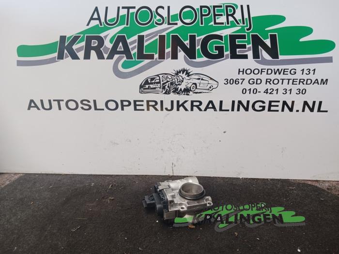 Gebruikte Gasklephuis Renault Twingo (C06) 1.2 16V Prijs € 50,00 Margeregeling aangeboden door Autosloperij Kralingen B.V.