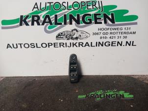 Gebruikte Ruit schakelaar elektrisch Citroen C4 Picasso (UD/UE/UF) 2.0 16V Autom. Prijs € 50,00 Margeregeling aangeboden door Autosloperij Kralingen B.V.