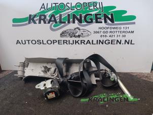 Gebruikte Veiligheidsgordel links-voor Opel Corsa D 1.4 16V Twinport Prijs € 50,00 Margeregeling aangeboden door Autosloperij Kralingen B.V.