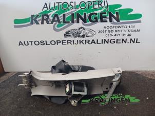 Gebruikte Veiligheidsgordel rechts-voor Opel Corsa D 1.4 16V Twinport Prijs € 25,00 Margeregeling aangeboden door Autosloperij Kralingen B.V.