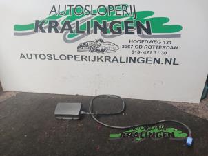 Gebruikte USB module Renault Clio III (BR/CR) 1.2 16V 75 Prijs € 50,00 Margeregeling aangeboden door Autosloperij Kralingen B.V.