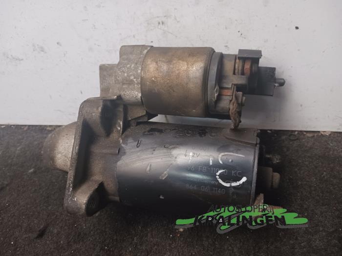 Startmotor van een Ford Fiesta 4 1.25 16V 1998