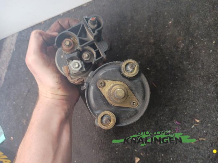 Startmotor van een Ford Fiesta 4 1.25 16V 1998