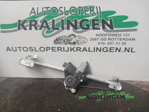 Gebruikte Ruitmechaniek 4Deurs links-achter Opel Zafira (F75) 1.6 16V Prijs € 50,00 Margeregeling aangeboden door Autosloperij Kralingen B.V.