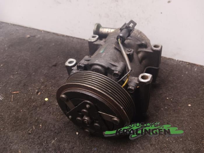 Aircopomp van een Ford Fiesta 5 (JD/JH) 1.4 TDCi 2003