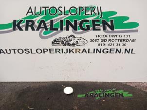 Gebruikte Sleepoog Afdekkap voor Opel Astra H (L48) 1.7 CDTi 16V Prijs € 20,00 Margeregeling aangeboden door Autosloperij Kralingen B.V.
