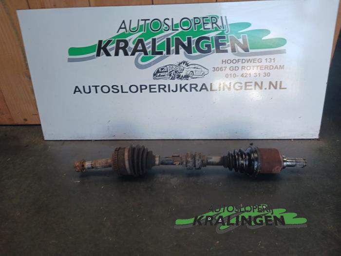 Gebruikte Steekas links-voor Nissan Primera Traveller (W12) 1.8 16V Prijs € 24,99 Margeregeling aangeboden door Autosloperij Kralingen B.V.