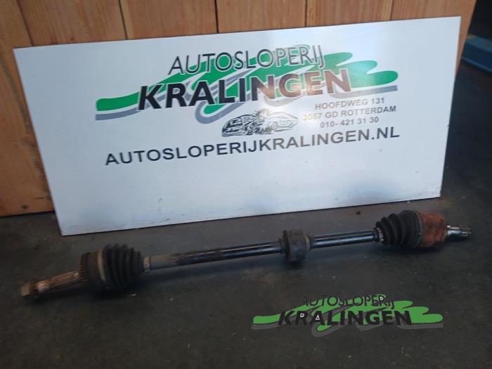 Gebruikte Steekas rechts-voor Nissan Primera Traveller (W12) 1.8 16V Prijs € 24,99 Margeregeling aangeboden door Autosloperij Kralingen B.V.
