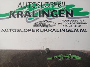 Gebruikte Airbag schakelaar Renault Clio III (BR/CR) 1.5 dCi FAP Prijs € 9,99 Margeregeling aangeboden door Autosloperij Kralingen B.V.