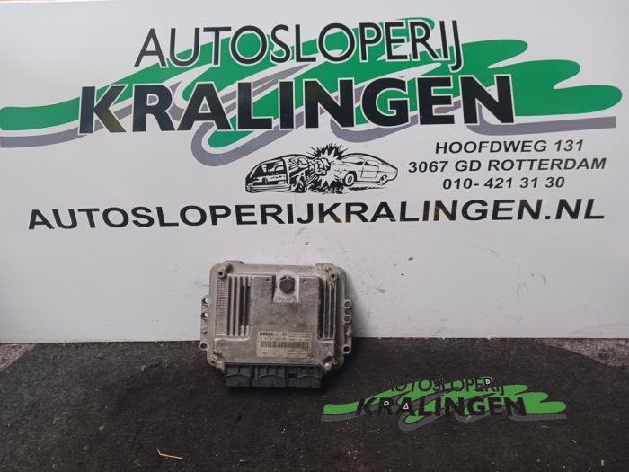 Gebruikte Computer Motormanagement Renault Megane II (BM/CM) 1.9 dCi 120 Prijs € 50,00 Margeregeling aangeboden door Autosloperij Kralingen B.V.
