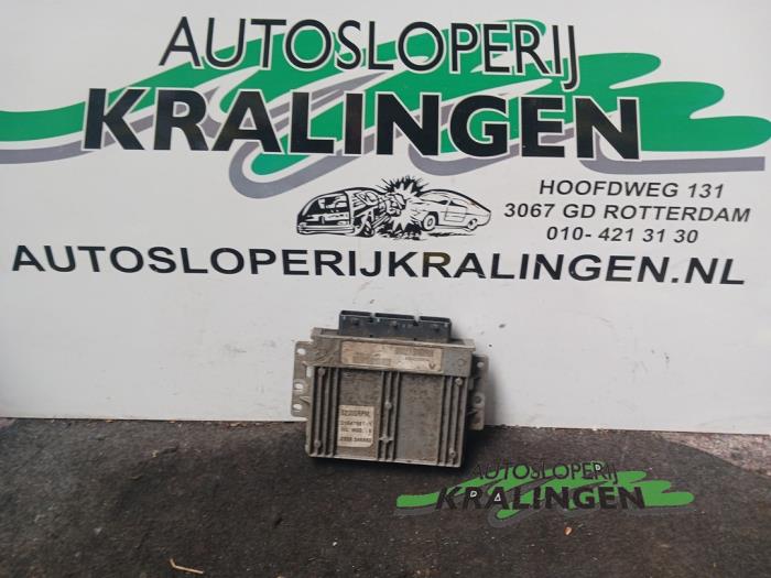Gebruikte Computer Motormanagement Renault Laguna II (BG) 1.8 16V Prijs € 50,00 Margeregeling aangeboden door Autosloperij Kralingen B.V.