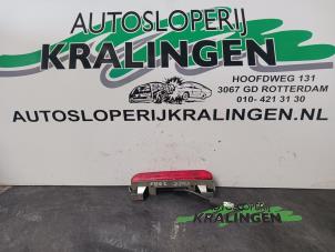 Gebruikte Extra Remlicht midden Mitsubishi Colt (Z2/Z3) 1.3 16V Prijs € 19,99 Margeregeling aangeboden door Autosloperij Kralingen B.V.