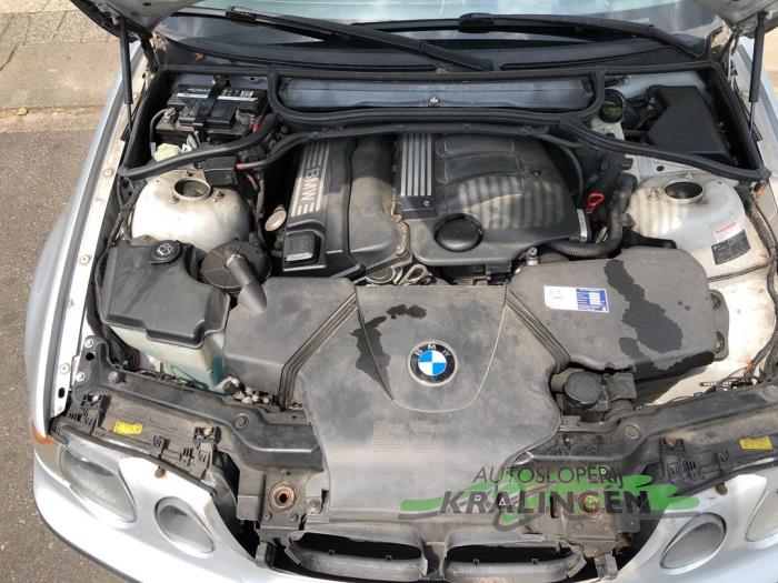 Motor van een BMW 3 serie Compact (E46/5) 316ti 16V 2002