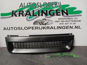 Gebruikte Grille Opel Vectra A (86/87) 1.6 i Prijs € 50,00 Margeregeling aangeboden door Autosloperij Kralingen B.V.
