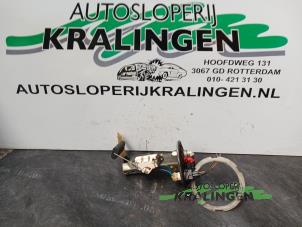 Gebruikte Benzinepomp Ford Ka I 1.3i Prijs € 50,00 Margeregeling aangeboden door Autosloperij Kralingen B.V.