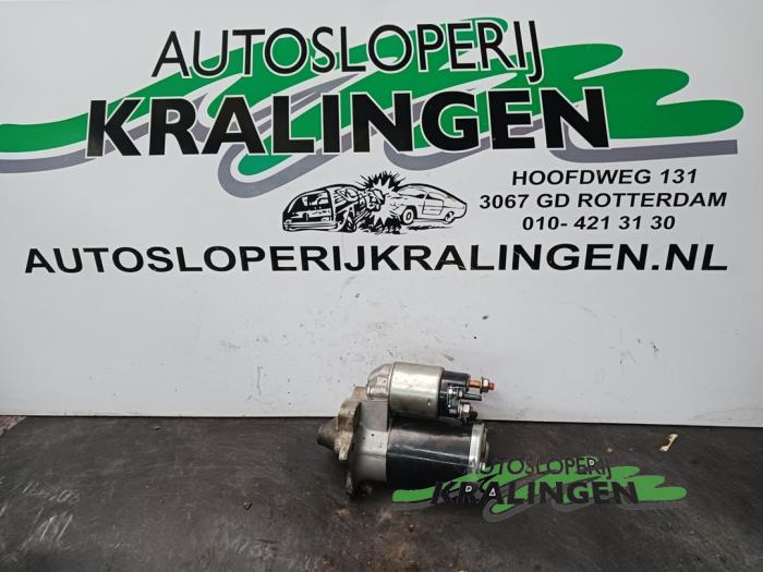 Gebruikte Startmotor Renault Clio III (BR/CR) 1.4 16V Prijs € 24,98 Margeregeling aangeboden door Autosloperij Kralingen B.V.