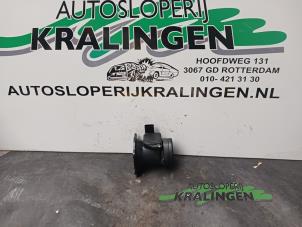 Gebruikte Luchtmassameter Volkswagen Golf IV (1J1) 1.6 Prijs € 25,00 Margeregeling aangeboden door Autosloperij Kralingen B.V.