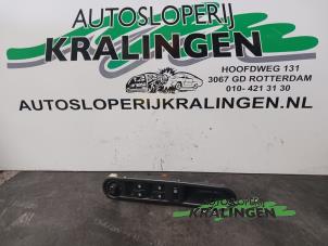 Gebruikte Ruit schakelaar elektrisch Renault Espace (JK) 3.5 V6 24V Grand Espace Prijs € 25,00 Margeregeling aangeboden door Autosloperij Kralingen B.V.