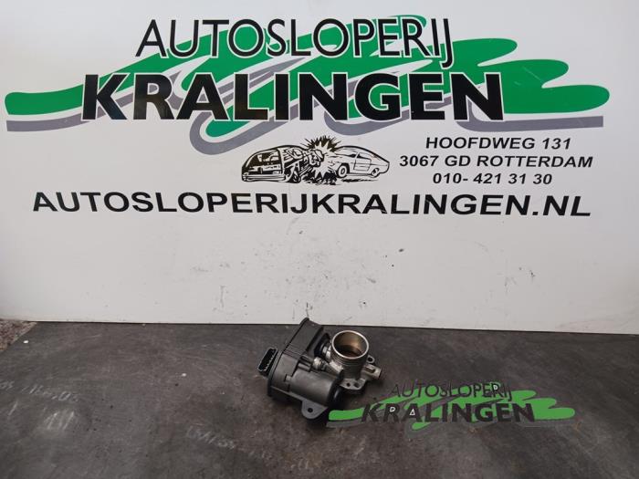 Gebruikte Gasklephuis Peugeot 208 I (CA/CC/CK/CL) 1.2 Vti 12V PureTech 82 Prijs € 24,99 Margeregeling aangeboden door Autosloperij Kralingen B.V.