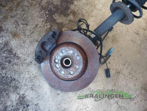 Gebruikte Fusee links-voor BMW Mini One/Cooper (R50) 1.6 16V Cooper Prijs € 34,99 Margeregeling aangeboden door Autosloperij Kralingen B.V.