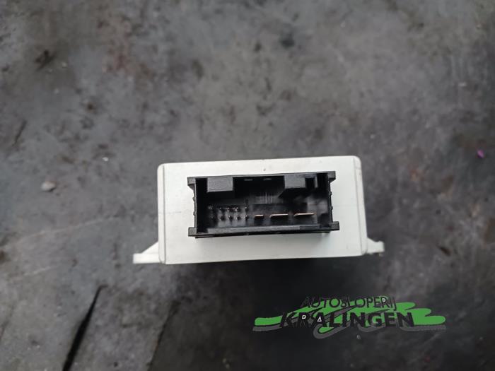 Central electronic module van een BMW 3 serie (E46/4) 318i 2000