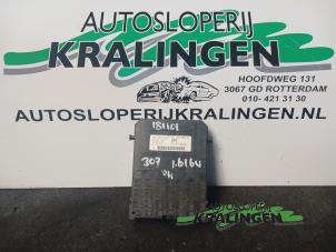 Gebruikte Zekeringkast Peugeot 307 (3A/C/D) 1.6 16V Prijs € 34,99 Margeregeling aangeboden door Autosloperij Kralingen B.V.