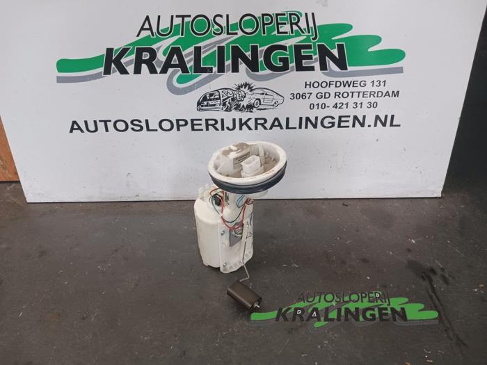 Gebruikte Benzinepomp BMW Mini (R50/53) 1.6 16V Cooper Prijs € 49,97 Margeregeling aangeboden door Autosloperij Kralingen B.V.