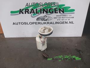 Gebruikte Benzinepomp BMW Mini One/Cooper (R50) 1.6 16V Cooper Prijs € 50,00 Margeregeling aangeboden door Autosloperij Kralingen B.V.