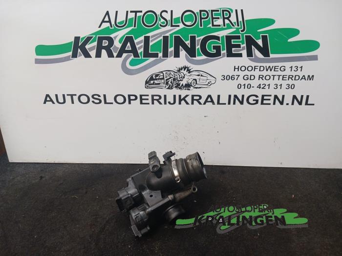 Gebruikte Gasklephuis Ford Focus 2 1.6 TDCi 16V 110 Prijs € 49,99 Margeregeling aangeboden door Autosloperij Kralingen B.V.