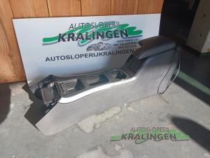 Gebruikte Armsteun Mercedes B (W245) 1.5 B-160 16V Prijs € 99,99 Margeregeling aangeboden door Autosloperij Kralingen B.V.